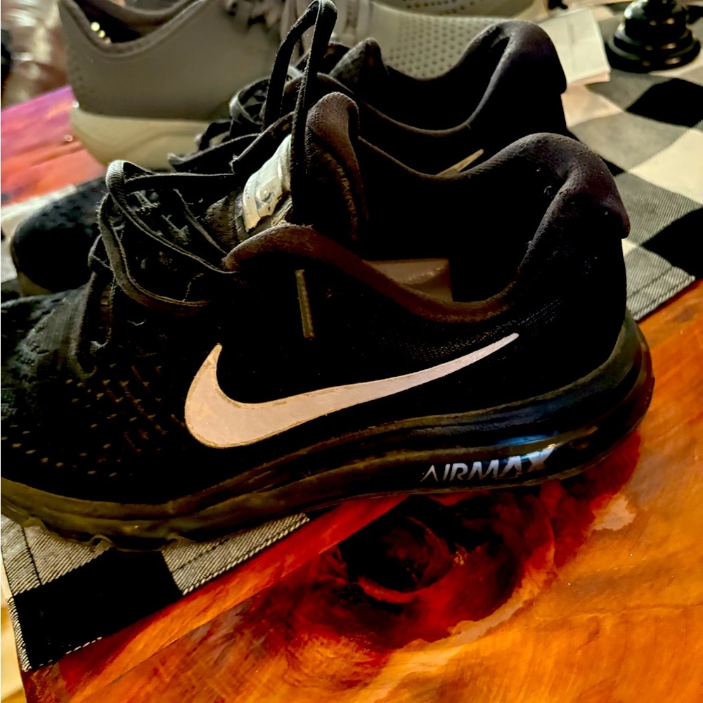 Nike youth air max size 9 great condition